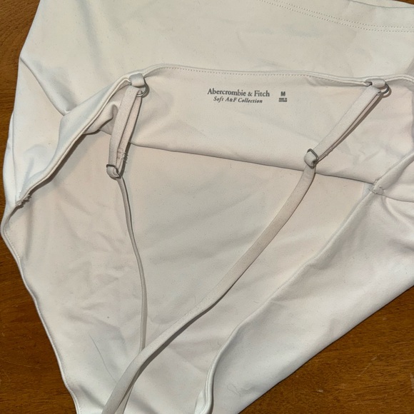 A&F Cream halter neck top - Picture 3 of 3